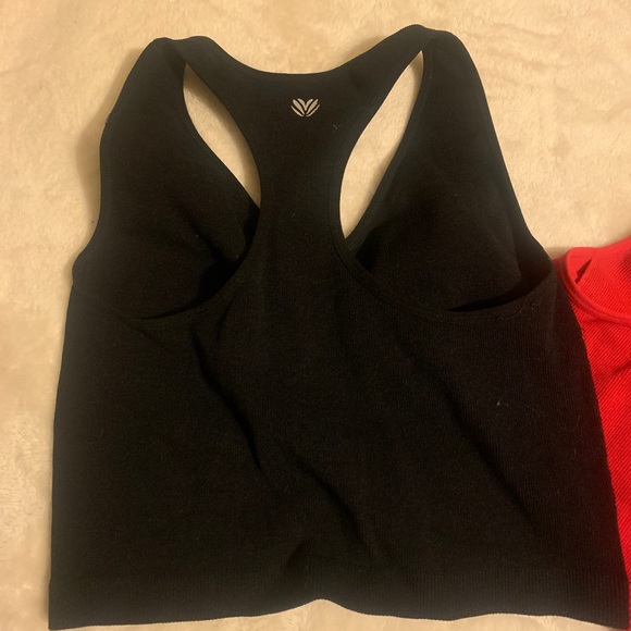 Bundle 2 Forever 21 Workout crop tops - Picture 4 of 5